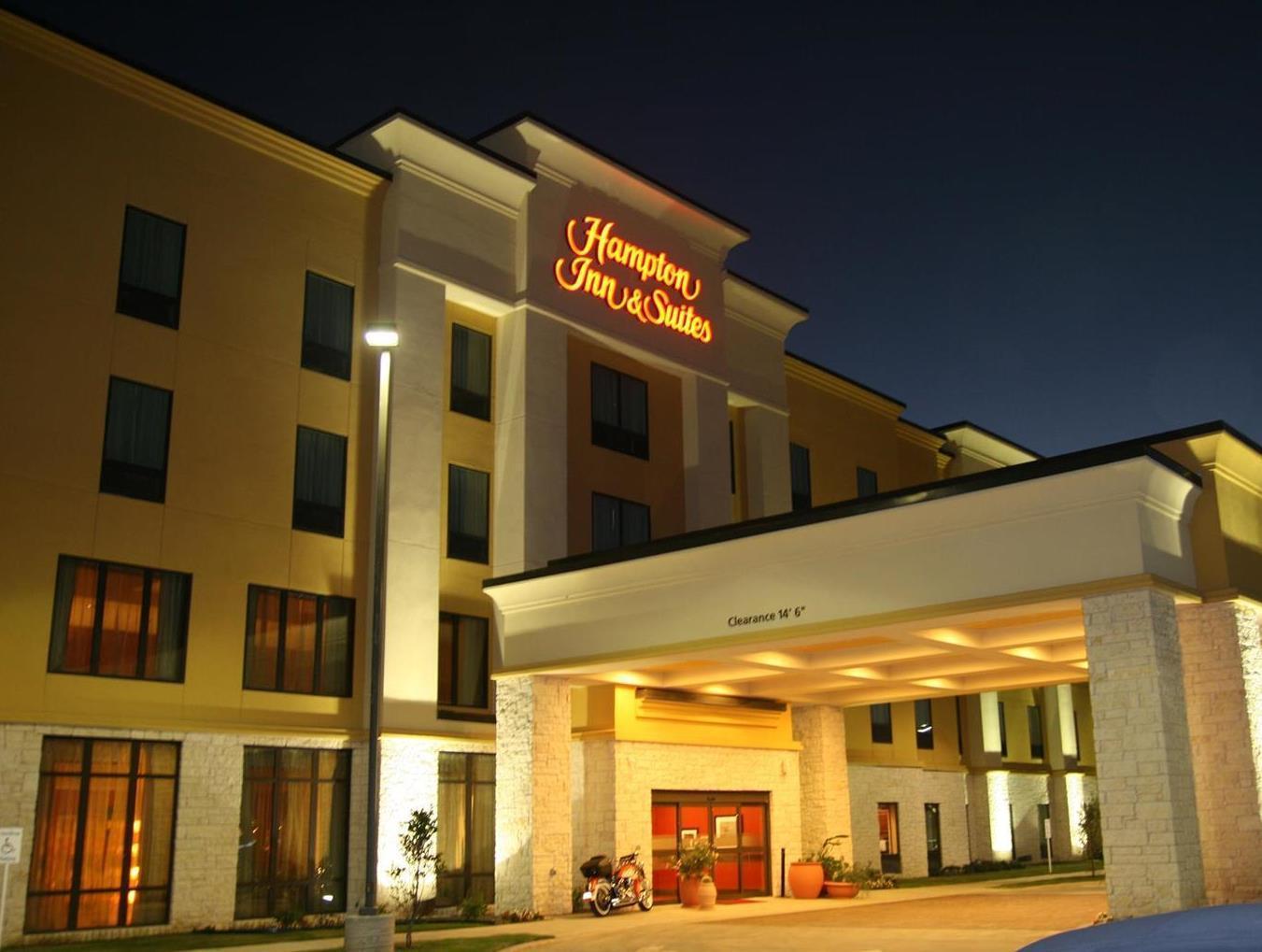 Hampton Inn & Suites Bastrop Esterno foto