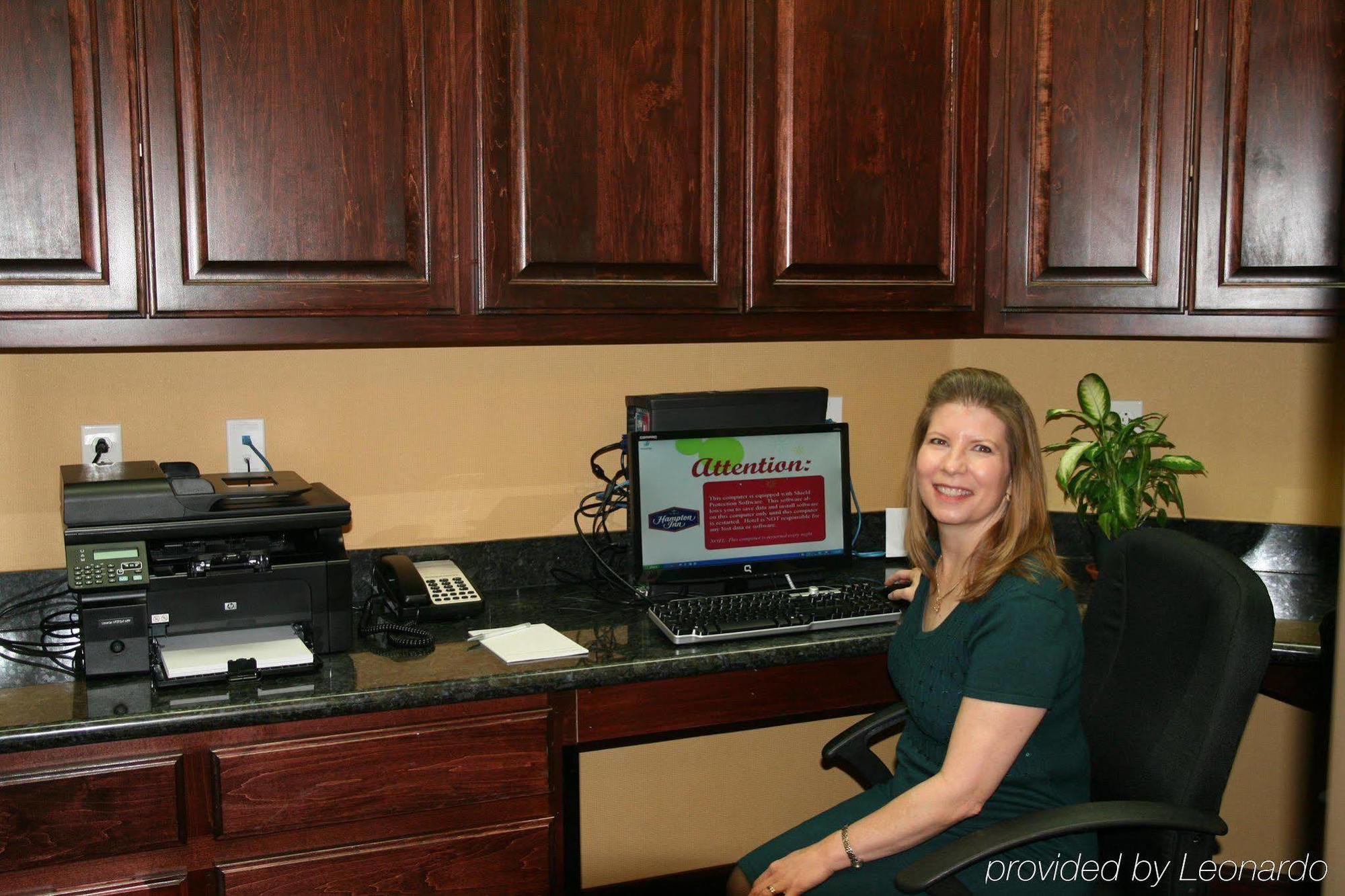 Hampton Inn & Suites Bastrop Servizi foto