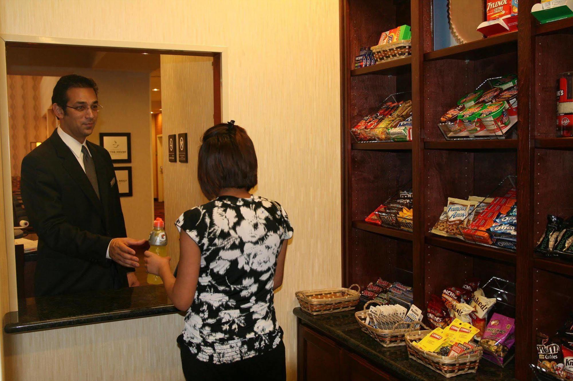 Hampton Inn & Suites Bastrop Servizi foto